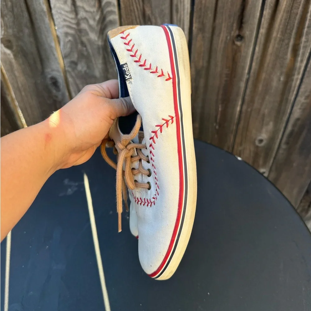 Keds Red and White Women's Kickstart Pennant Baseball Sneaker Size 6.5 lace-up